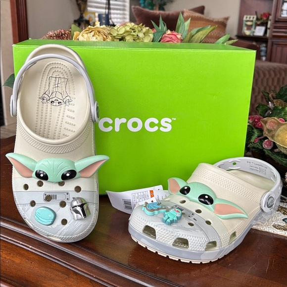 Brand New Crocs Adults' STAR WARS Grogu Classic Clogs Bone Casual Slip On Shoes - Picture 7 of 16